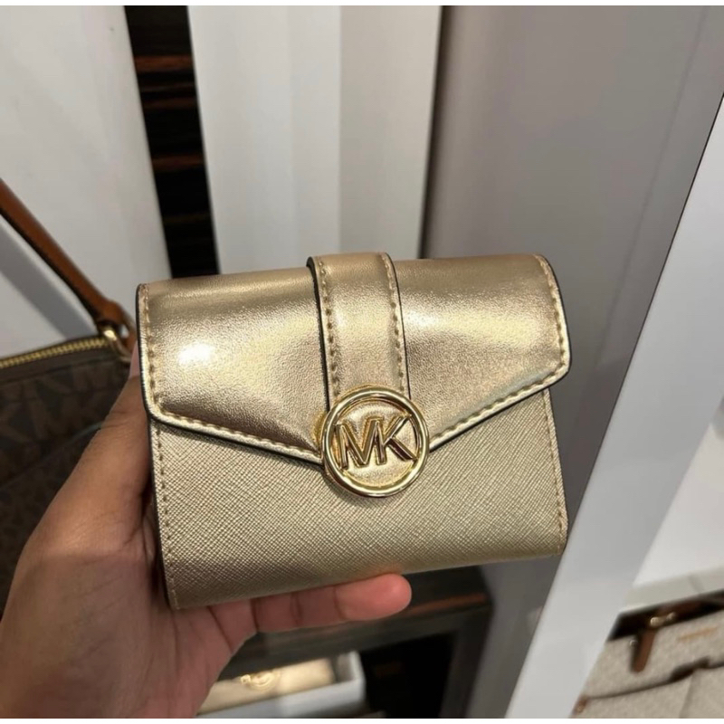 preloved dompet mk carmen medium bifold wallet like new