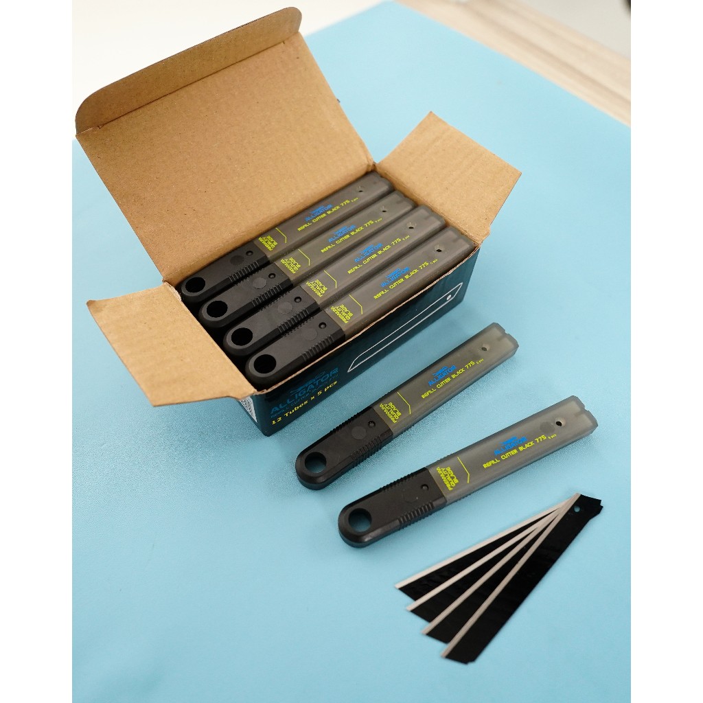 

Refill cutter small black Alligator