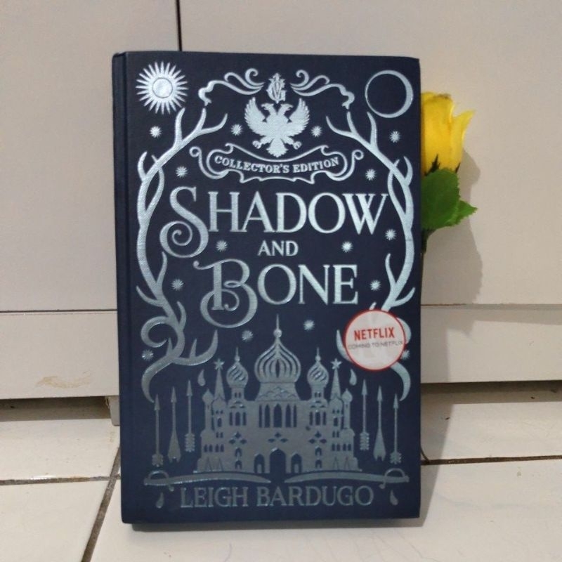 

[PRELOVED] SHADOW AND BONE COLLECTOR'S EDITION