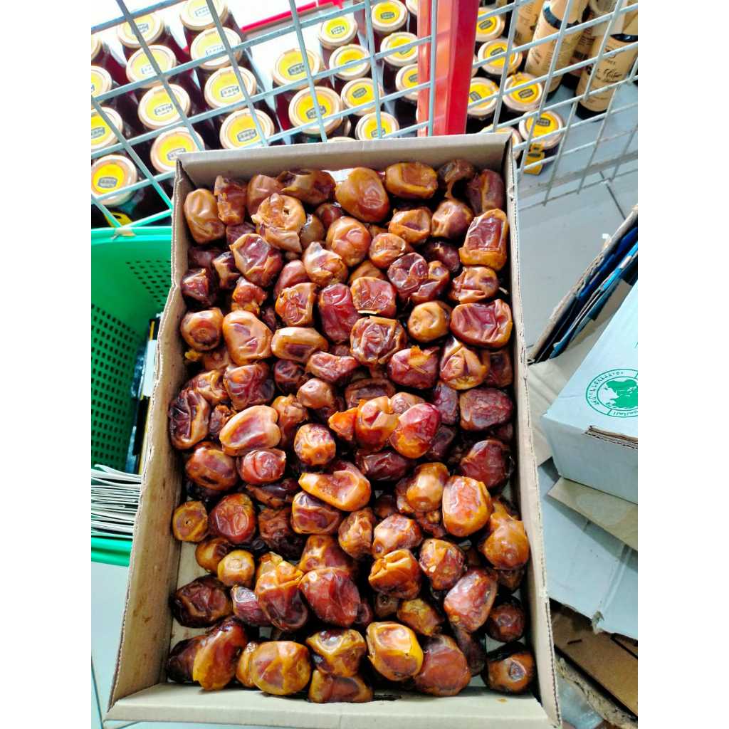 

Grosir Kurma Sukari BasaH 1dus(3kg) // Kurma Sukkari ALMIRA PREMIUM ASLI TERLARIS