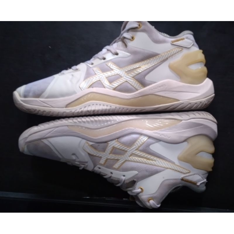 sepatu voli second original ASICS size 42