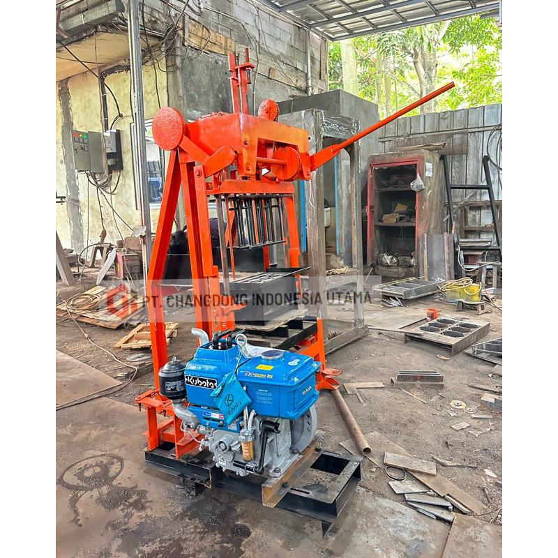 Mesin batako Diesel kubota