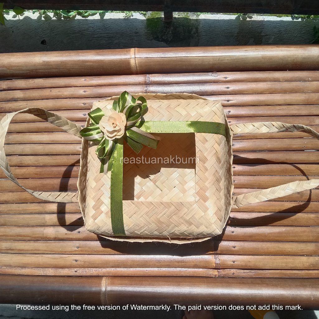 

Besek Cangking Mika Pita Double 3 Army + Rustik Ukuran 25cm (request order)
