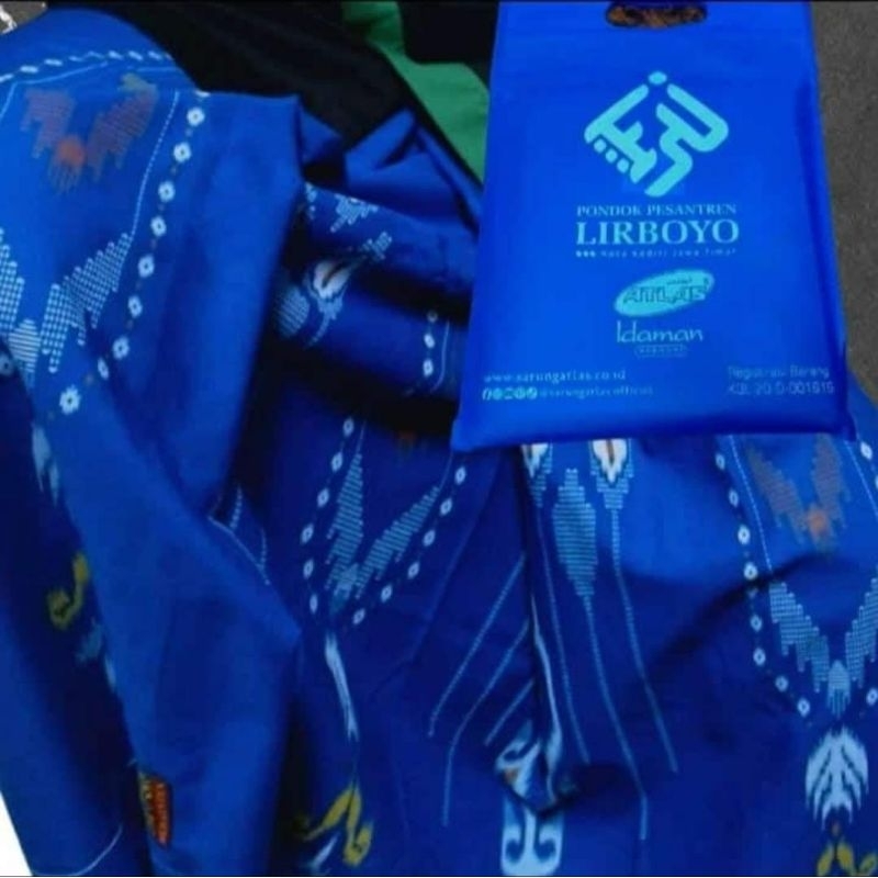 Sarung Atlas Harmori Lirboyo