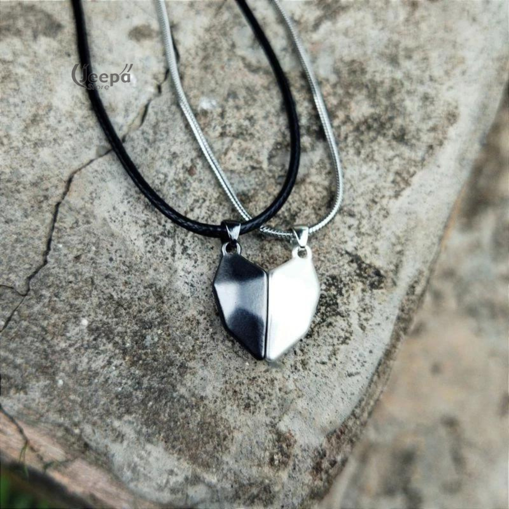 2 Pcs Kalung Couple Titanium Liontin Magnet Love Hitam Putih | Kalung Pasangan Magnetik Neckalce Jew