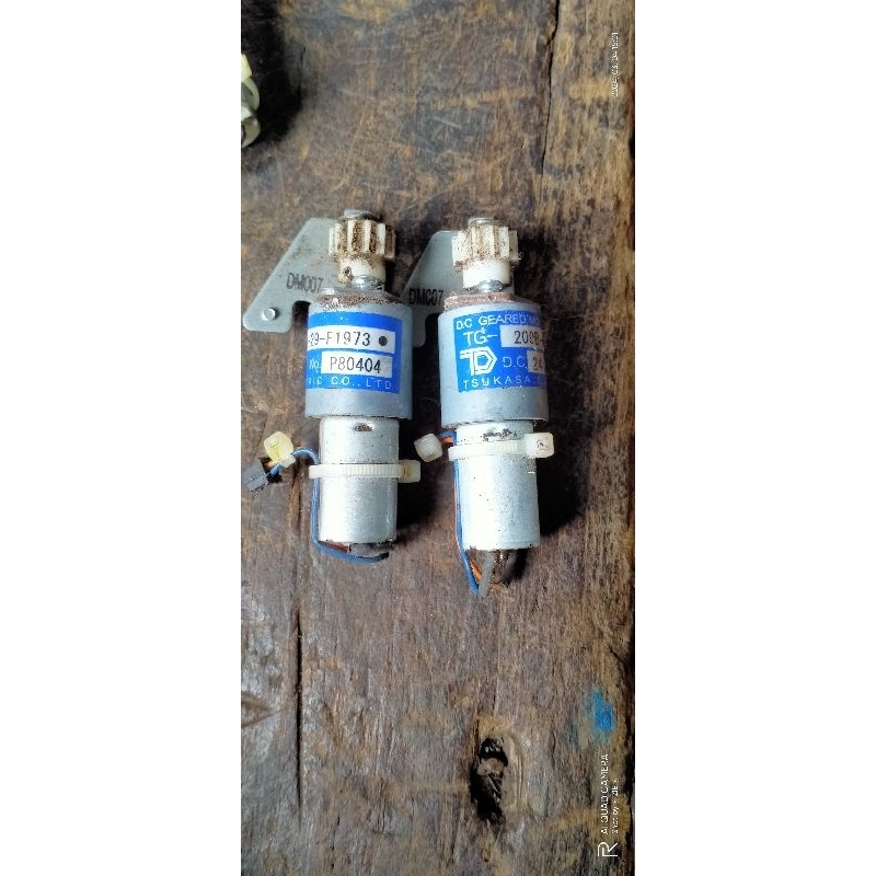 Dinamo Motor Gearbox Mini DC 24 V