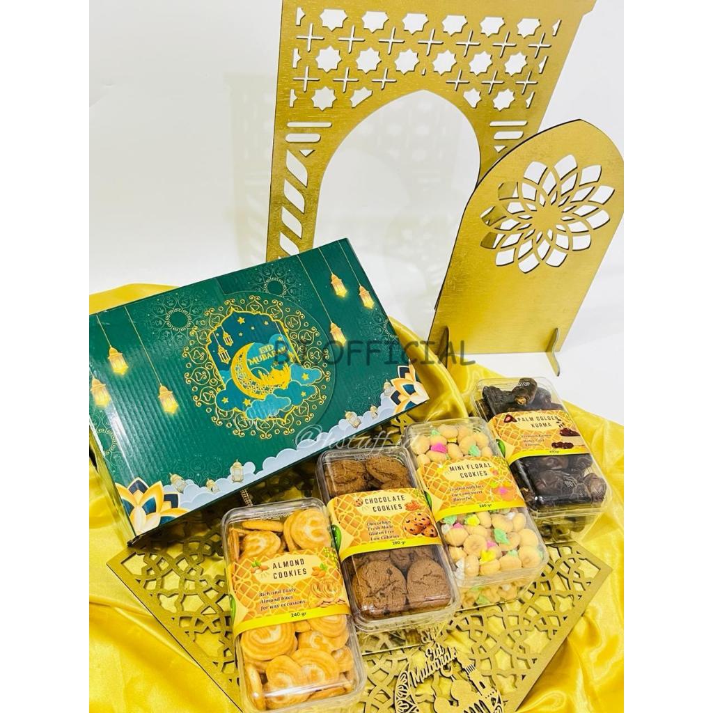 

READY PARCEL HAMPERS LEBARAN IDUL FITRI 2025 / VERSI SLIDING HARDBOX ISI 3 / BEBAS PILIH COOKIES DAN KURMA / BEST KUALITAS PREMIUM / LEBARAN 2024 / NEW DESIGN HAMPERS / MURAH MERIAH !!!