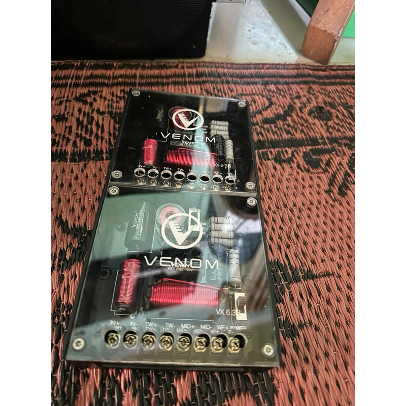 crosover 3 way venom black harga 1 pasang