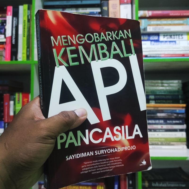 (ori) buku mengobarkan api pancasila - Sayidiman suryohadiprojo