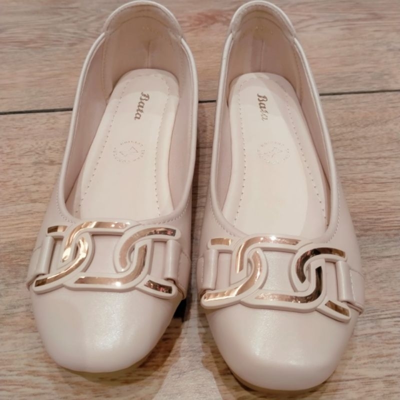 sepatu flat shoes wanita bata new collection cream