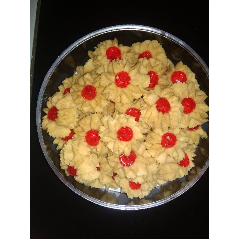 

kue semprit/mawaran selai strobery