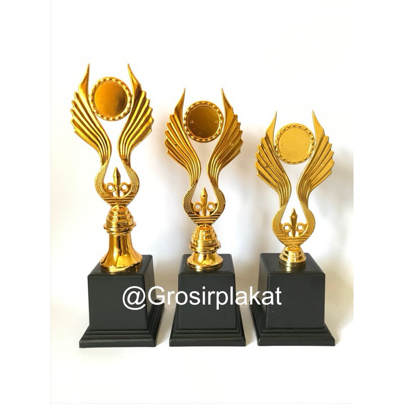 Piala 1 Set Emas