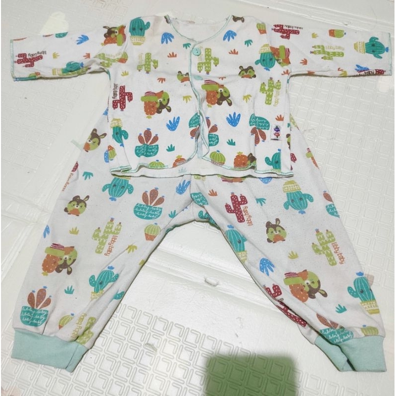 Baju tidur bayi Setelan bayi merk LIBBY Preloved