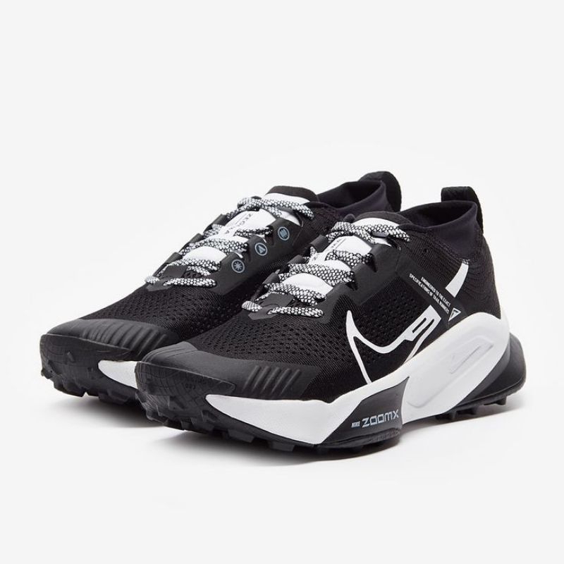 Sepatu Running ZoomX Zegama Black White