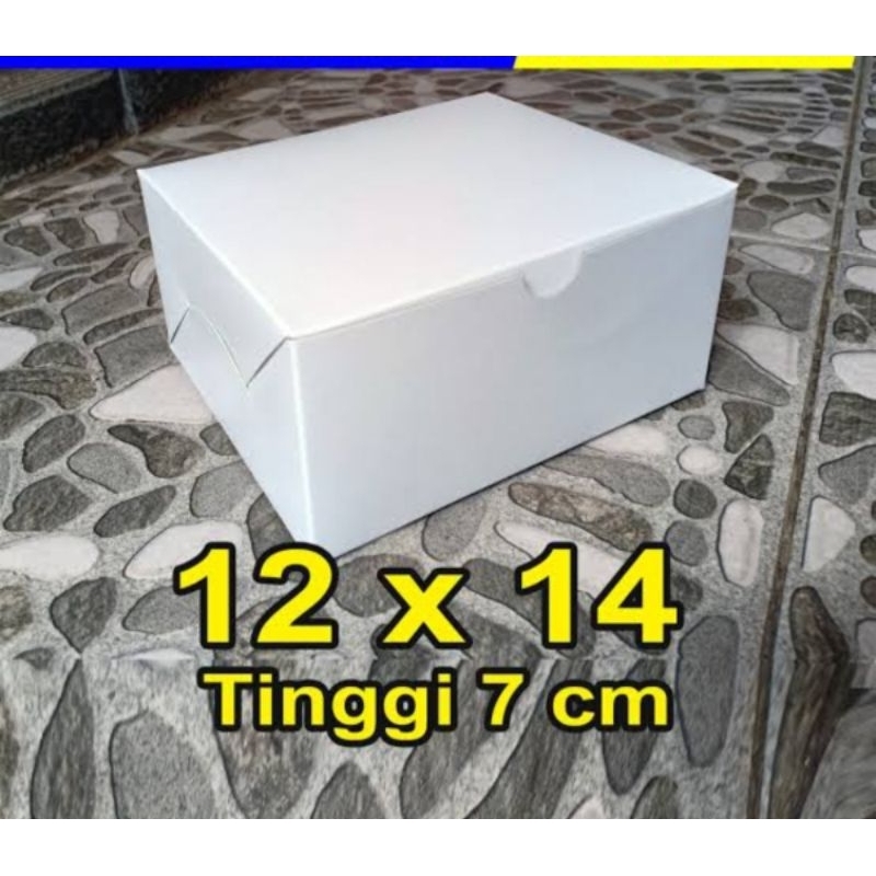 

kotak kue putih ukuran 12x14