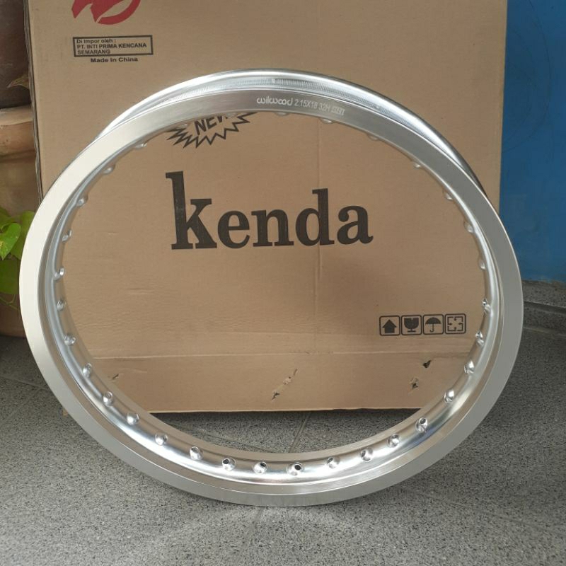 Velg kenda 215 18 hole 32 silver