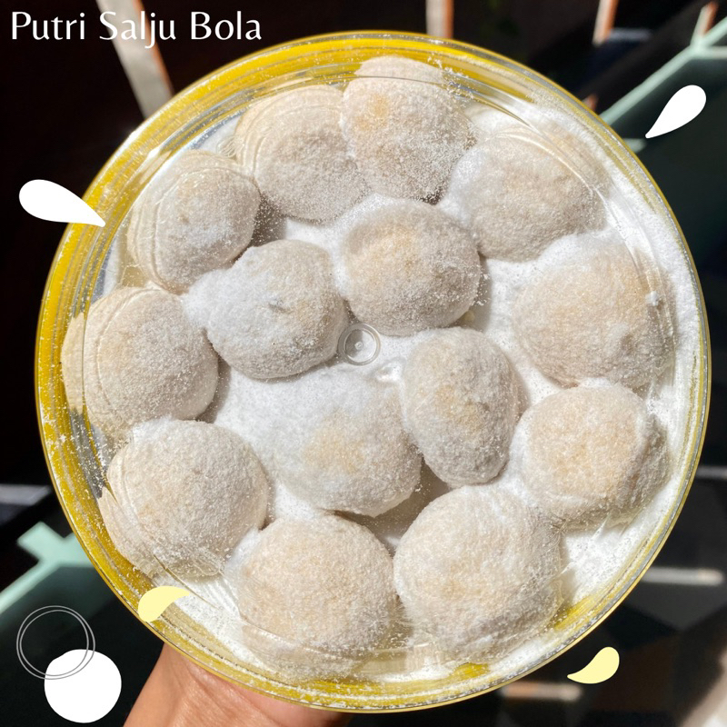 

Putri Salju Bola / Bulan Sabit