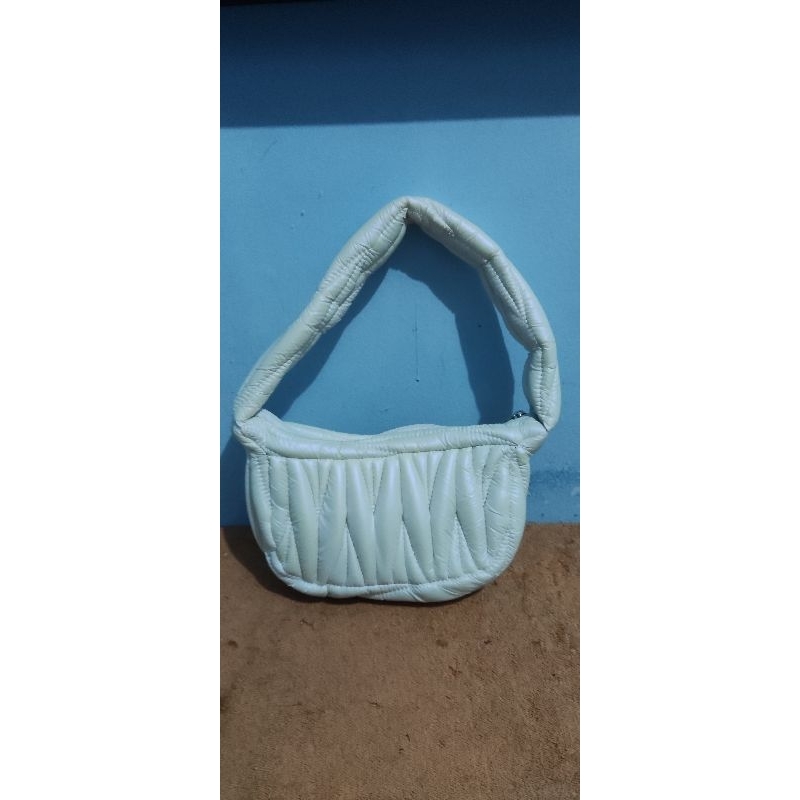 Tas Yupi Andari Room, puffy shoulder bag  preloved, baru dipakai 1x warna putih