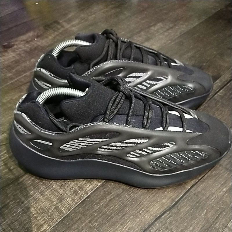 Ad1das Yeezy 700 V3 Dark Glow