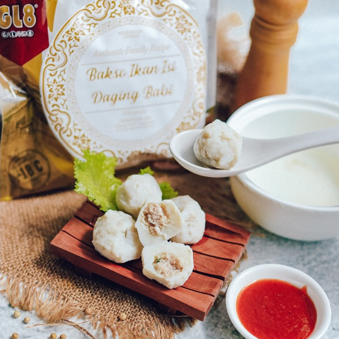 

HIWAN ISI ( BAKSO IKAN ISI DAGING BABI ) KHAS GL8 FROZEENFOOD