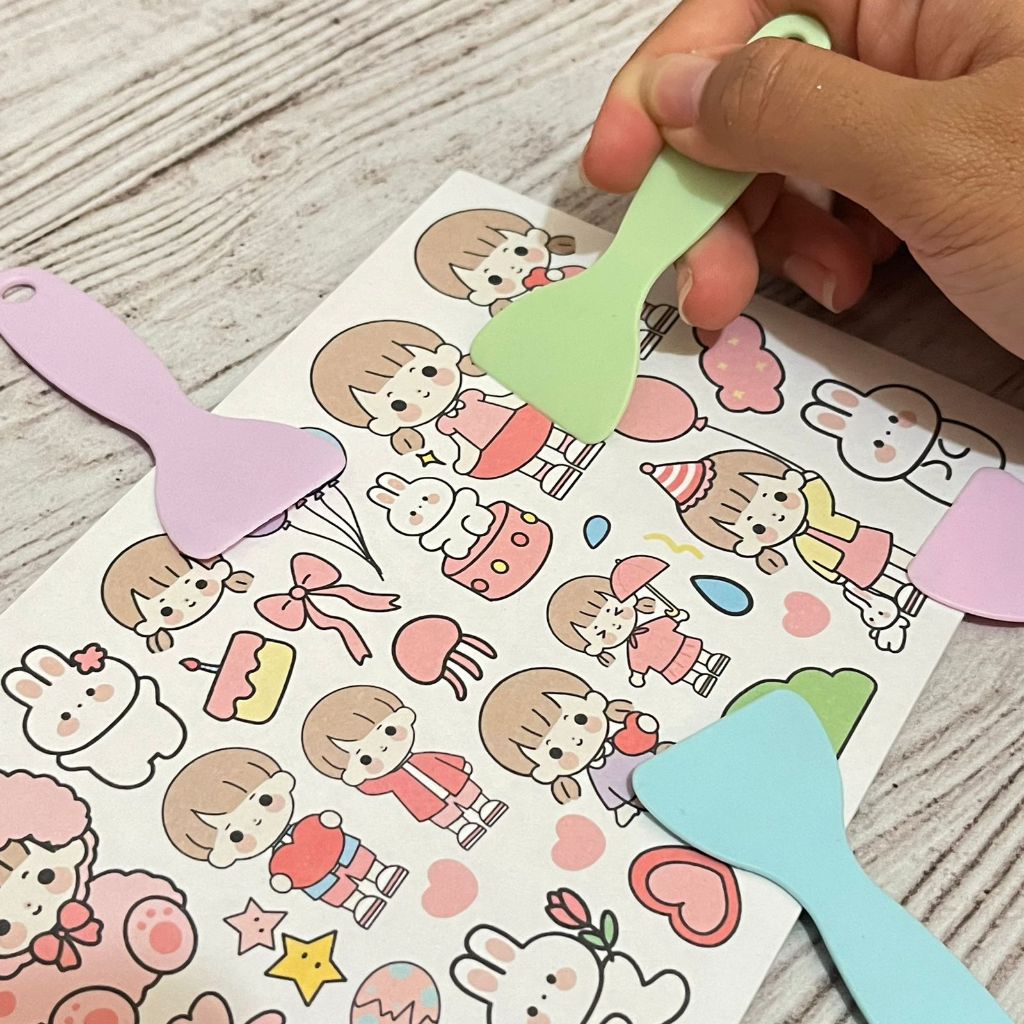 

Spatula Sticker pelengkap alat perata sticker ukuran 8 cm warna warni random