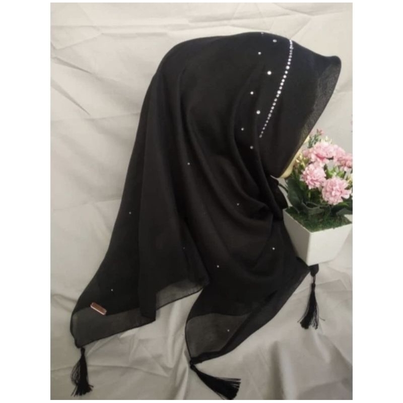 Hijab Swarovski // Hijab Swarovski Naira // Tasel Payet // Hijab Swarovski @Auliahijab.id