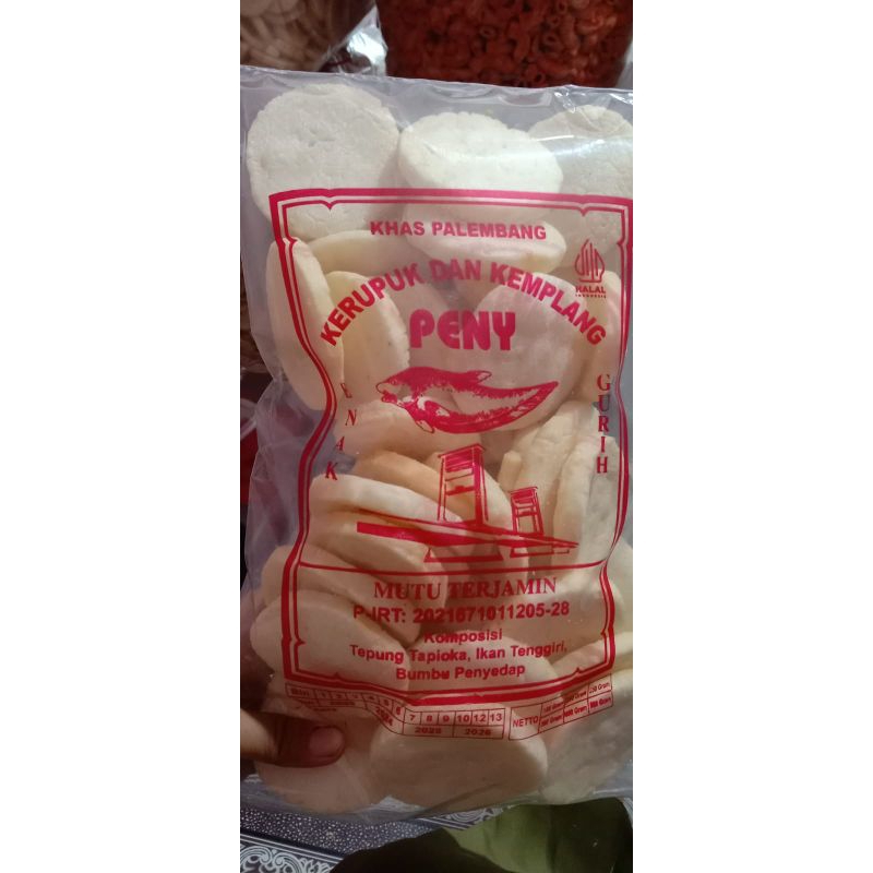 

KEMPLANG KANCING SUPER KERUPUK SUPER ASLI IKAN TENGGIRI 250 gram KHAS PALEMBANG