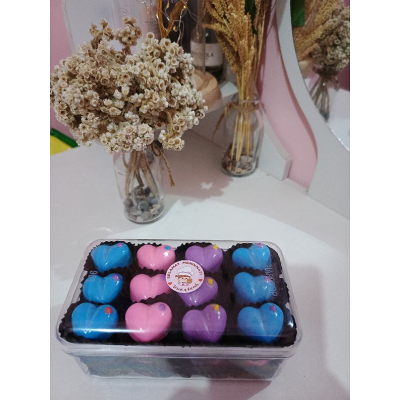 

coklat karakter love