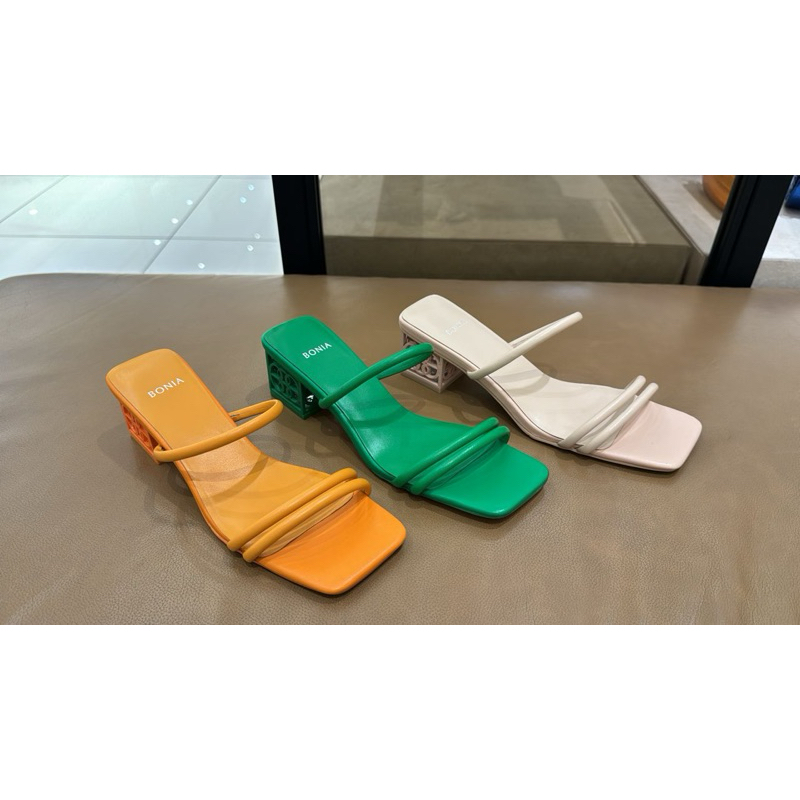 sandal bonia