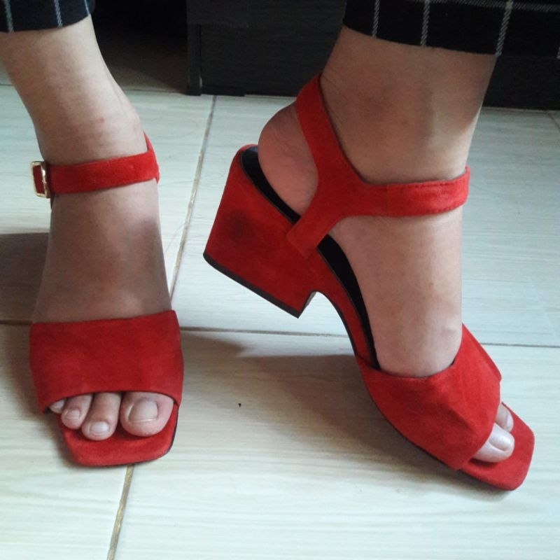 Sepatu Wanita Size 38 High Heels Merah