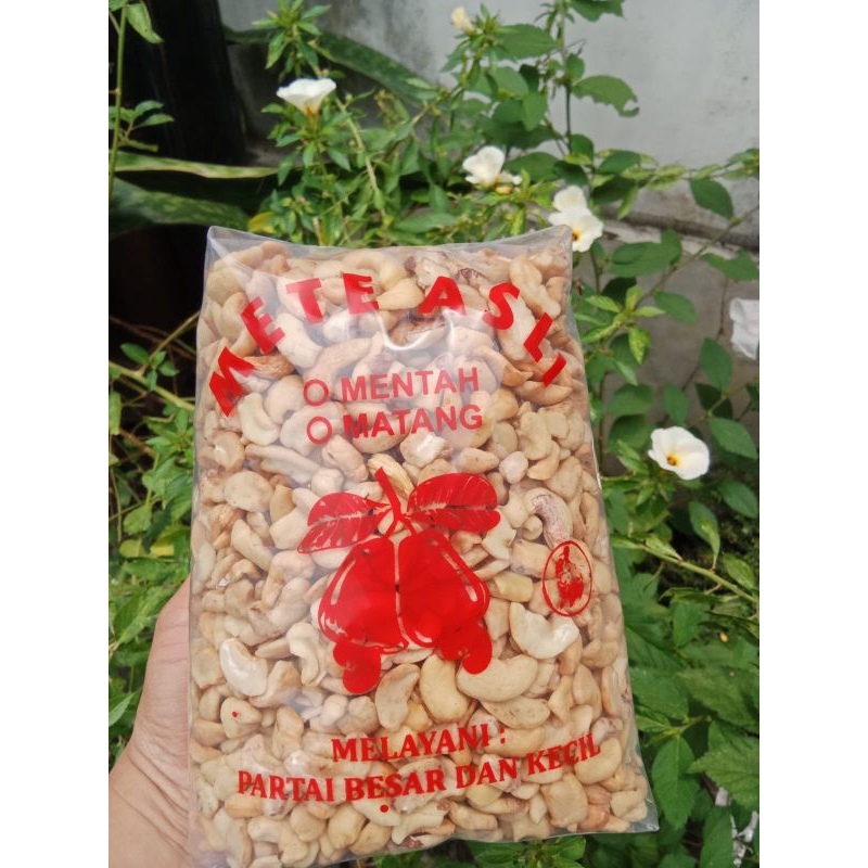 

Kacang Mete Patahan 1kg