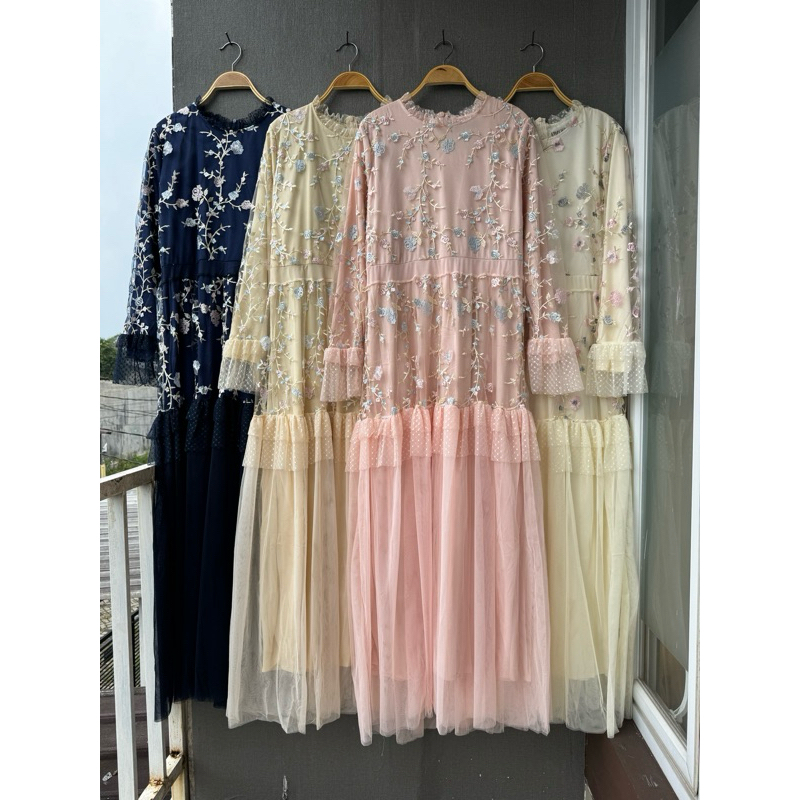gita dress, gamis cherries, dress bangkok, lafreya dress, gamis putih, white maxi, dress katun bordi
