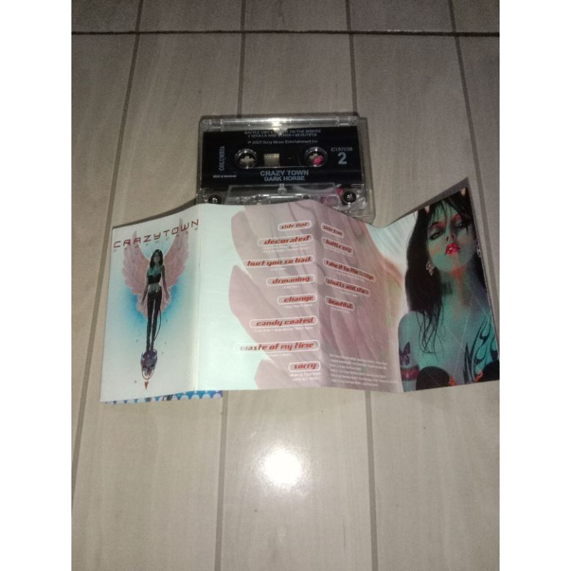 kaset pita crazy town