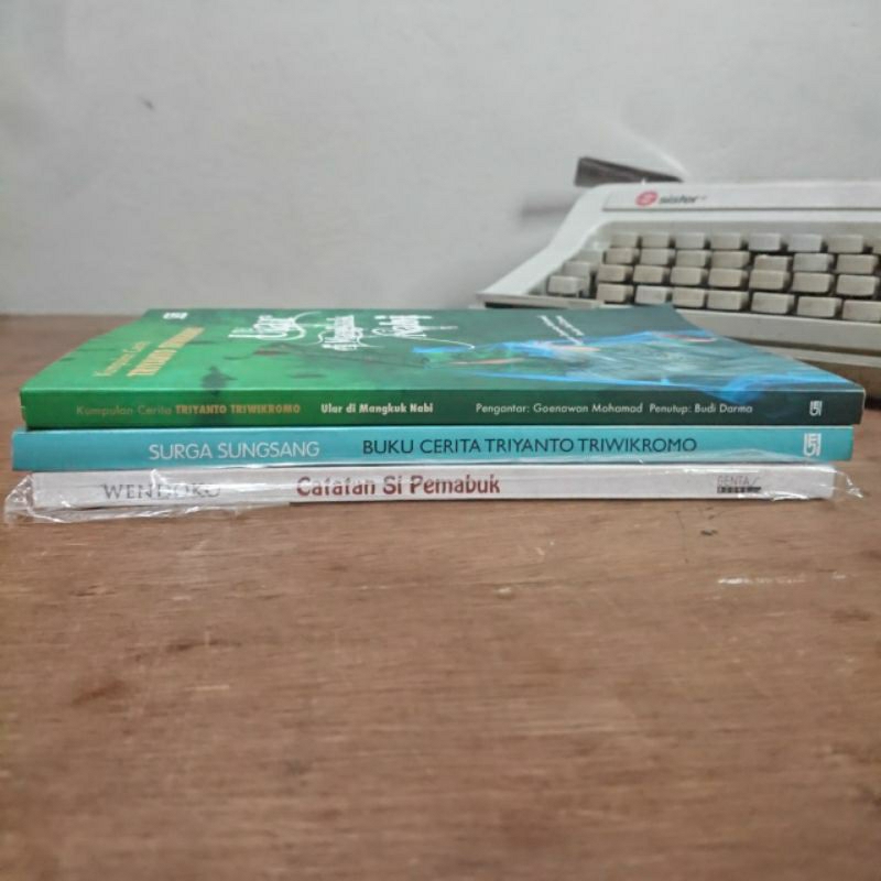 Catatan si pemabuk / Surga sungsang / Ular di mangku nabi