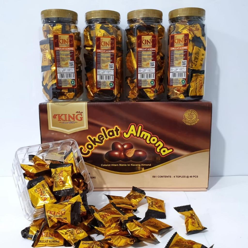 

Coklat Kacang Almond d'King 1 Kotak (4 Toples)