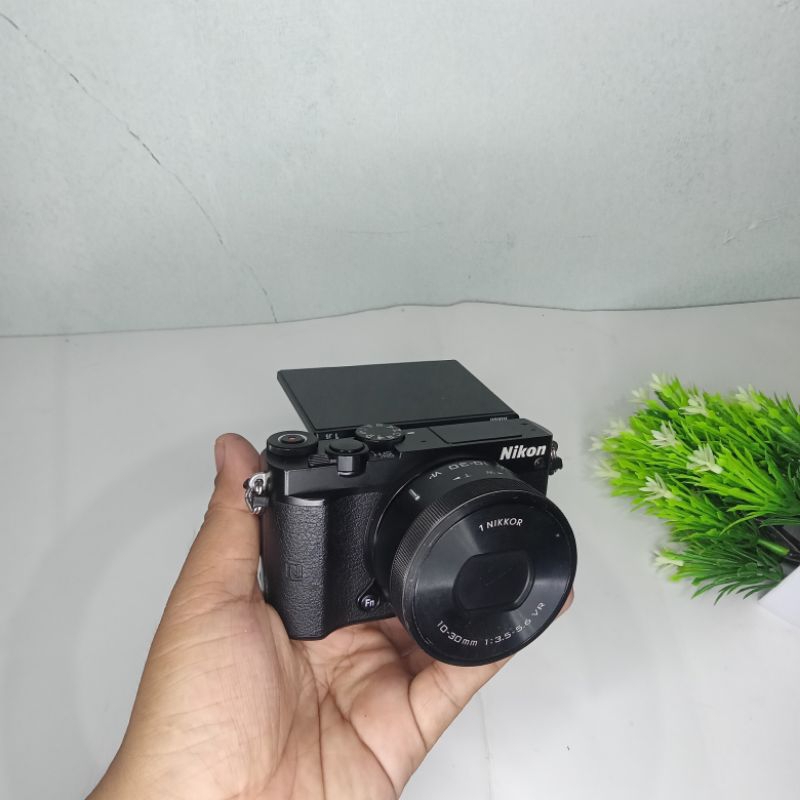 KAMERA NIKON J5 LENSA KIT