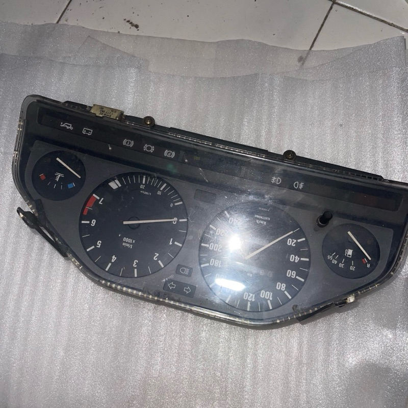 Speedometer mobil BMW E30 e30 tachometer speedometer asli original