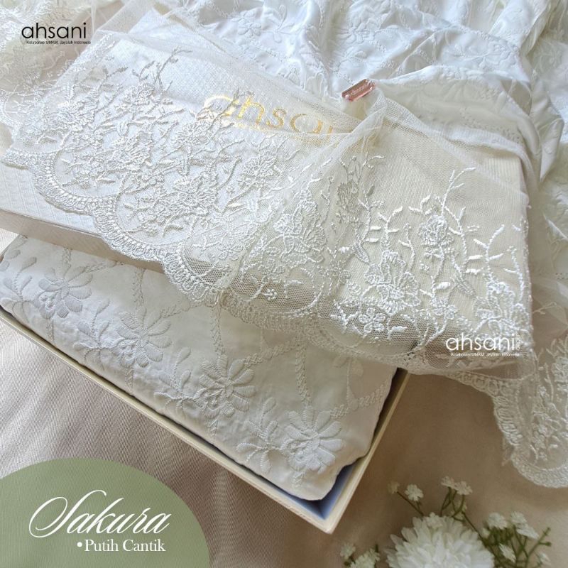 Mukena Ahsani Sakura Sutra Super Jumbo Mewah Putih Rukuh Telekung Saserahan Mahar Pernikahan