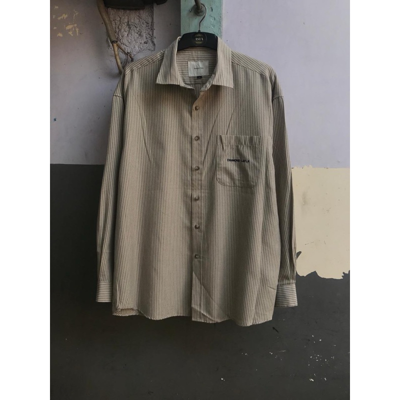 kemeja pria Diamond Layla jungkook preloved