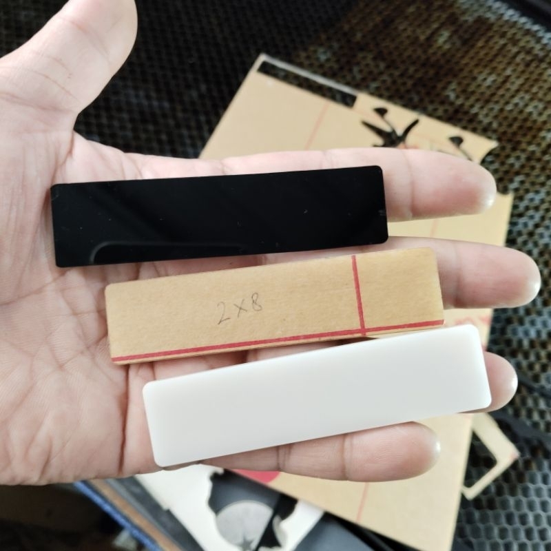 

Name tag / Nametag / papan nama dada bahan akrilik polos 8cmx2 cm