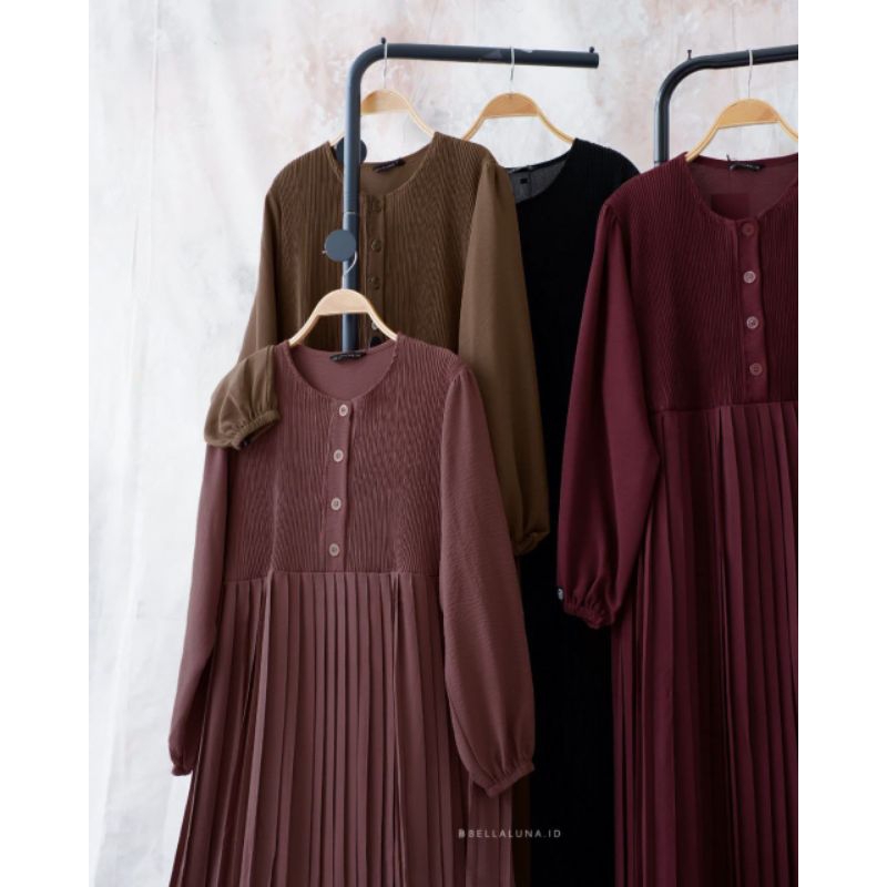 BELLALUNA - SHIQA PLEATED DRESS