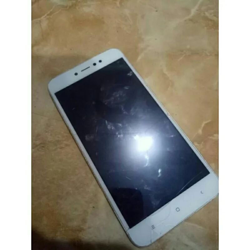 Lcd Tc Hp Xiomi Redmi Not 5a minus Tc Retak dikit Sentuh normal udah tested