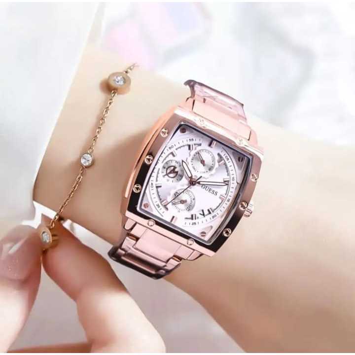 Jam Tangan Wanita GUESS Strap Rantai & Tanggal Aktif