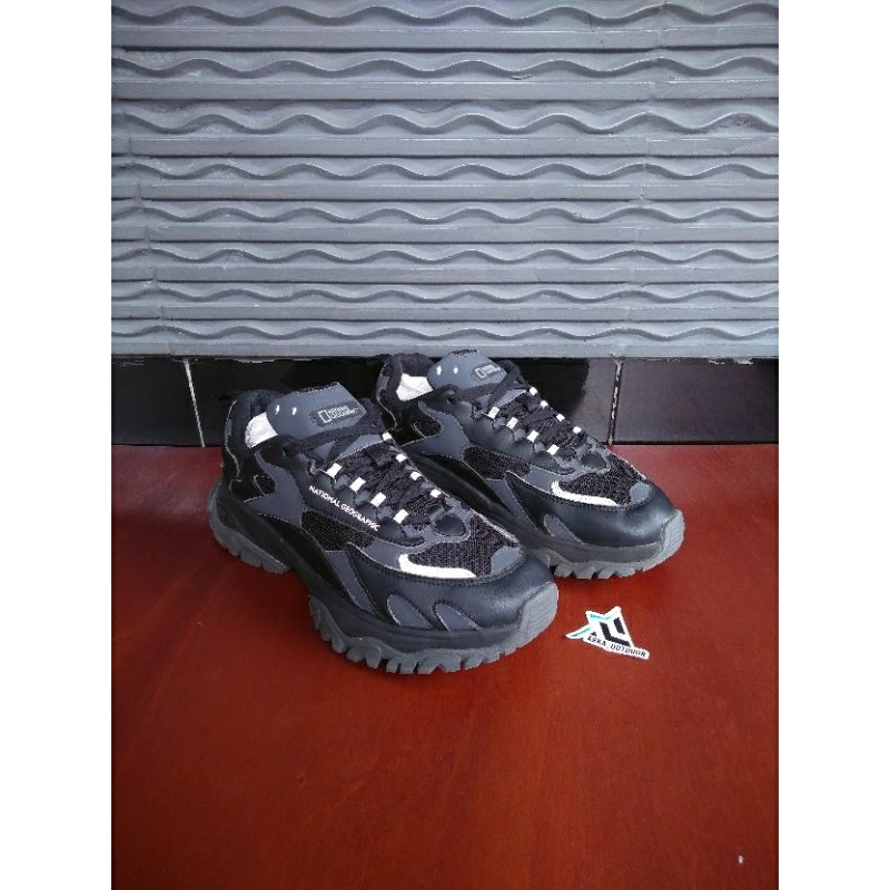 Sepatu gunung hiking outdoor NAT GEO ( national geographic ) / size 42
