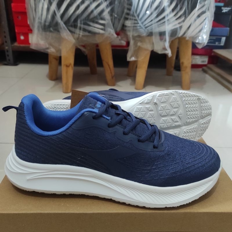 diadora Huzel original sport station size 43