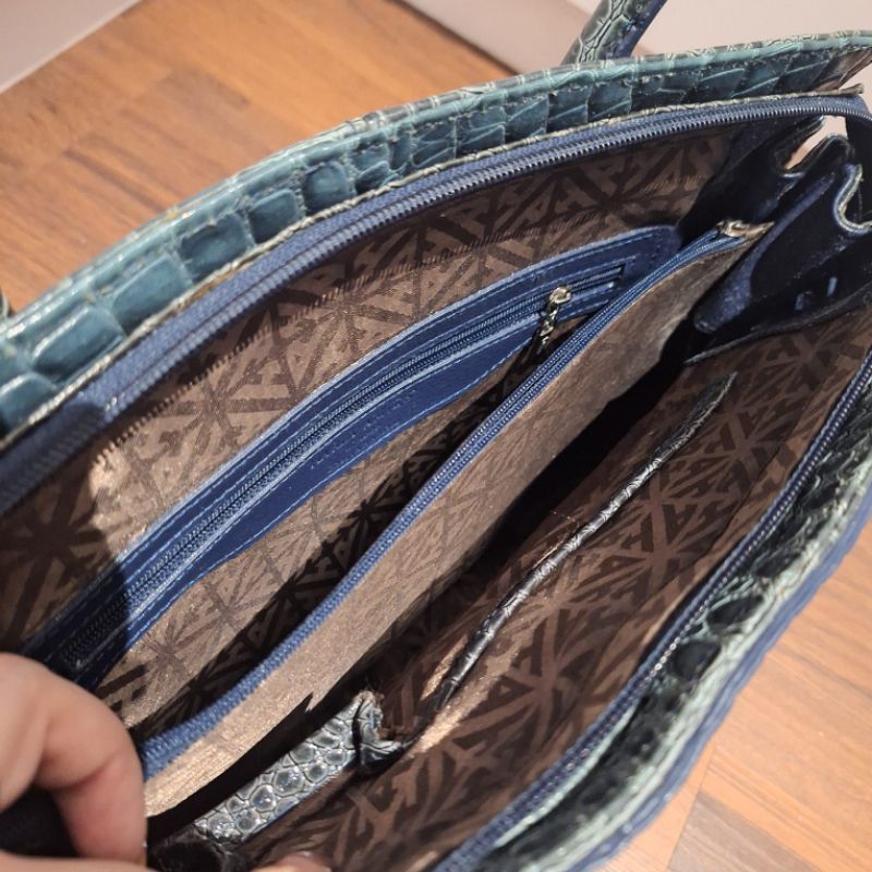 Tas Hardy Amies London - preloved