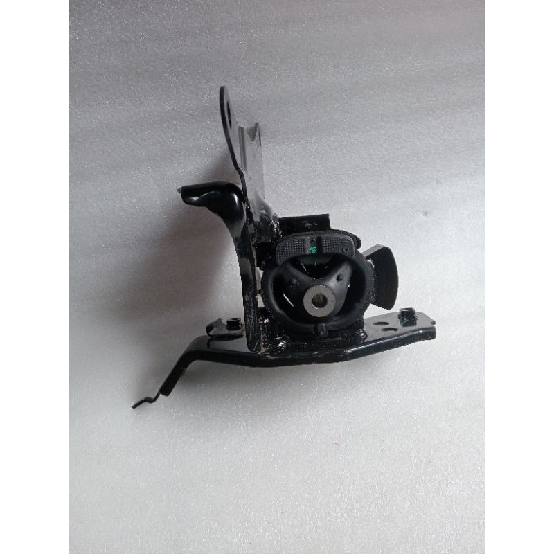 Engine mounting kiri Sienta Yaris Vios original