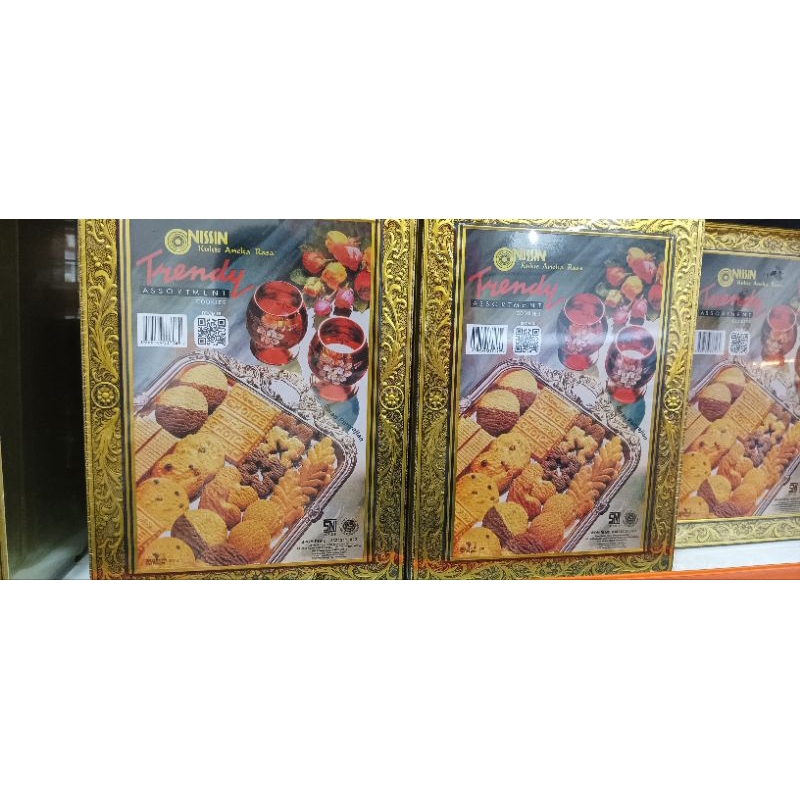 

NISSIN TRENDY ASSORTMENT COOKIES 850 GR / KUE LEBARAN / COOKIES ANEKA RASA