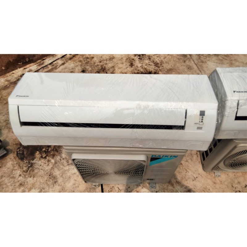 Ac DAIKIN 1/2 pk r32 Second bekas plus pasang