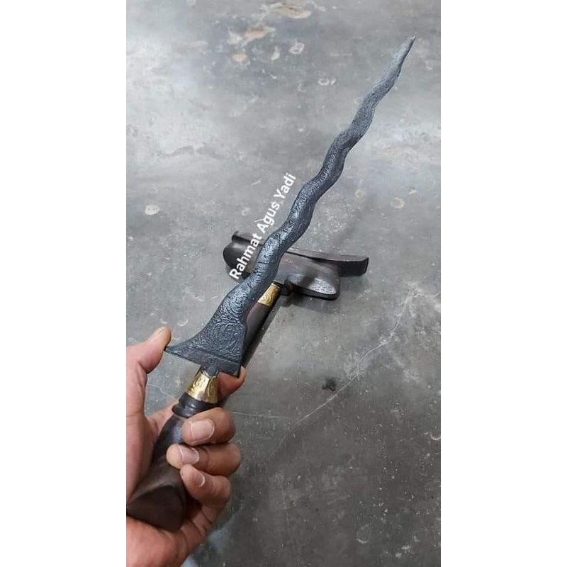 Keris antik kaligrafi